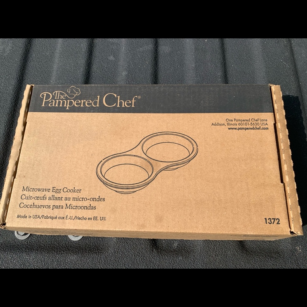 Pampered Chef microwave egg cooker